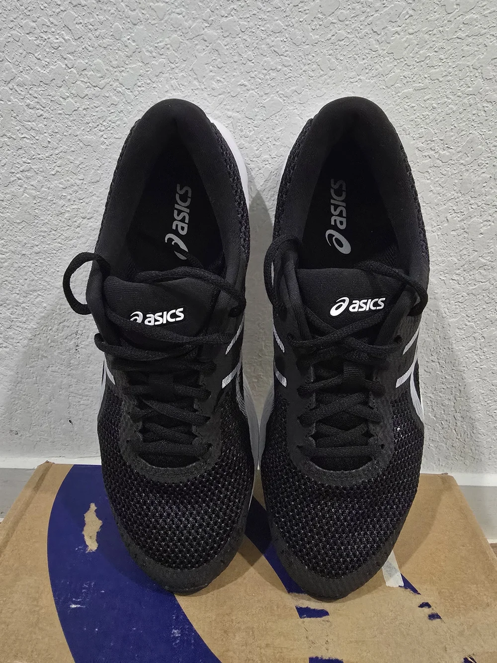 ASICS Gel Kumo Men's  Black Running Shoes with White Accent